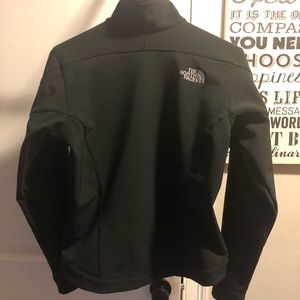 Black North Face apex jacket